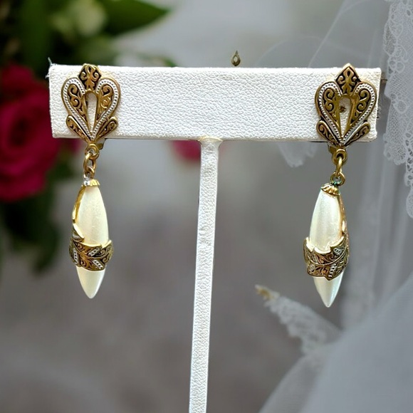 🌺Vintage Signed Damascene Pearl Earrings - Picture 7 of 11